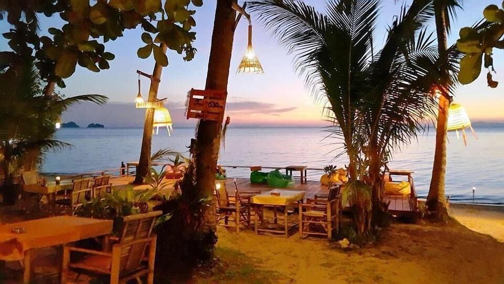 بيت شباب Think & Retro Cafe Lipa Noi Samui المظهر الخارجي الصورة